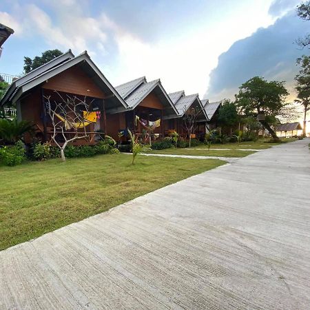 Amity Beach Resort Maret Exteriör bild