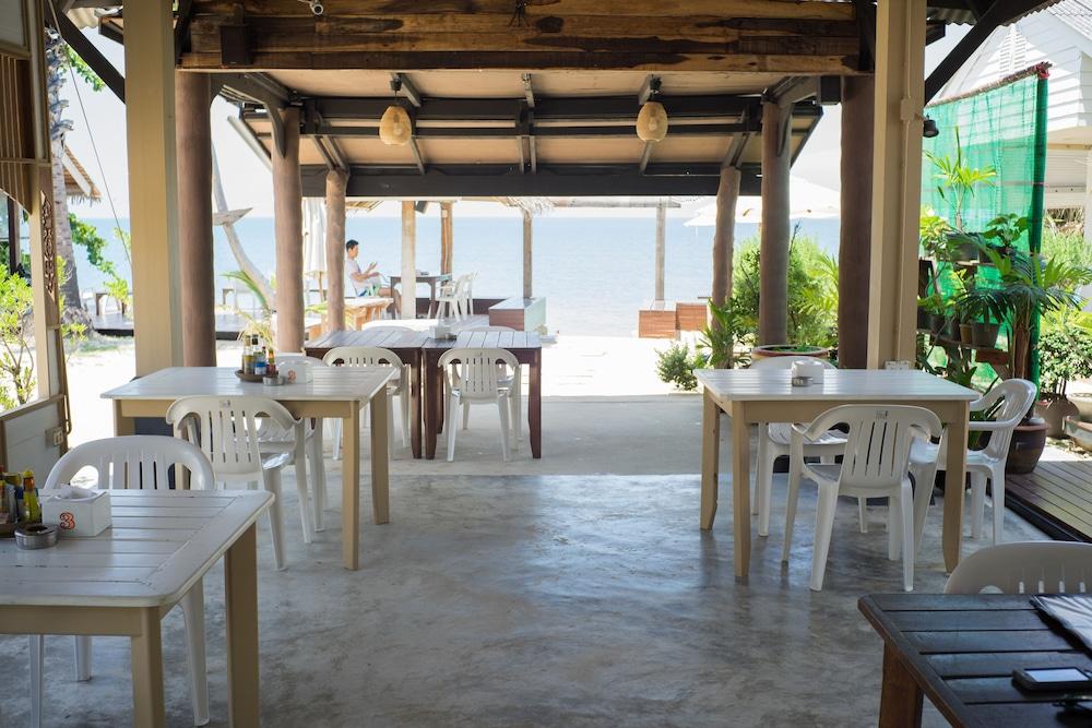 Amity Beach Resort Maret Exteriör bild
